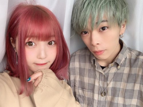 えむれな(YouTuber)の馴れ初め！２人の年収や本名に年齢を調査！